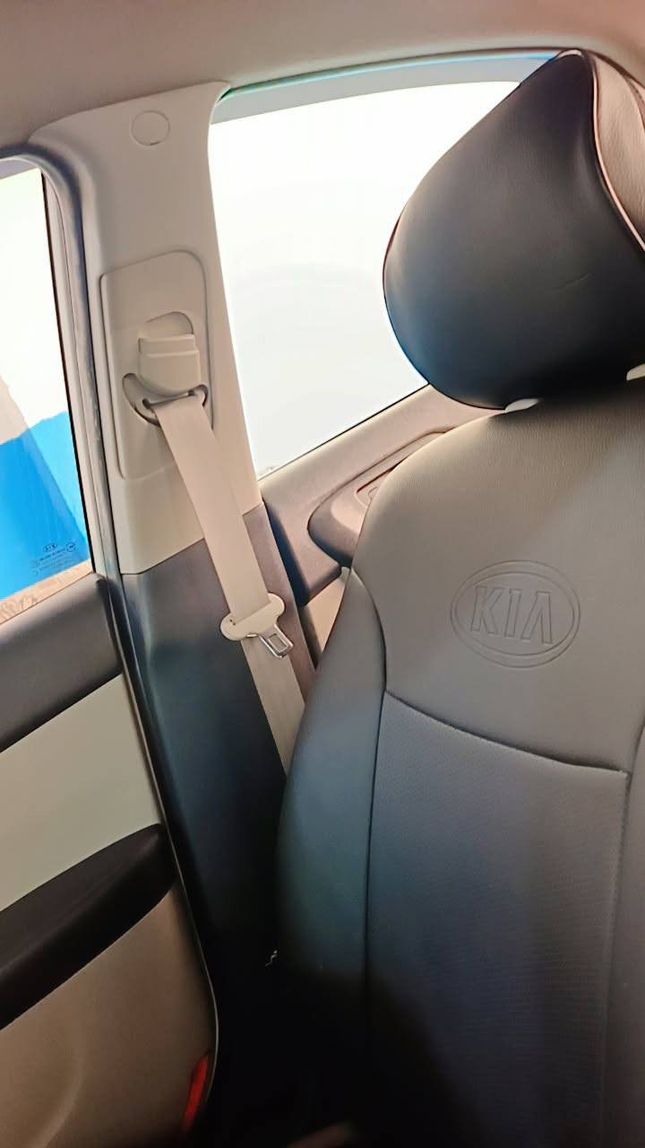 السلام عليكم سيراتو 2012سياره جديده صدر خلفي امامي جديد محرك بعده صبانه ما ممدوده عليه سيره دوشمه جديد سياره نقص برقي ما بيه مكاني رمادي سعر 113مجال شي قليل رقم *********** تخم تاير جديد
