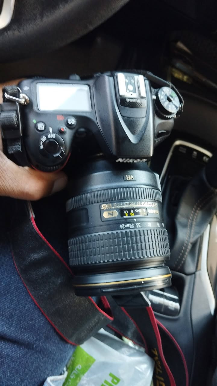 نيكون 7100جديده
عدسه 24/120
***********
700 بيه مجال
