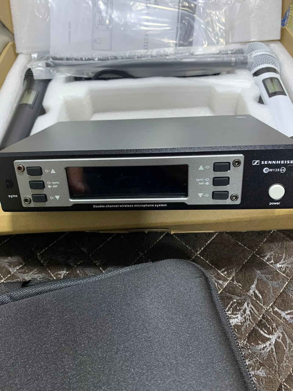 مايك سنهايزر بألوان مختلفه


**إذا كنت صاحب هذا الإعلان وتريد حذفه لأي سبب، رجاءا أرسل رسالة إلى الدعم الفني**