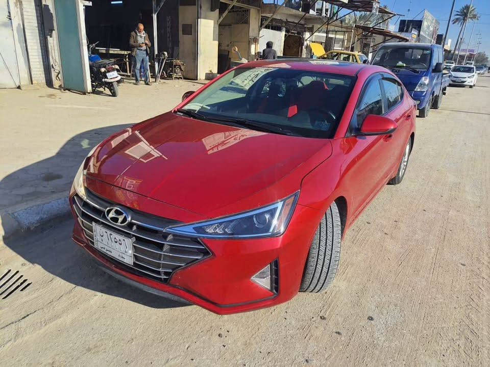 سلام عليكم 
الانترا موديل 2019وارد امركي الحادثة مرفق مع الصور
السياره فول موصفات رقم بغداد بسمي
بيه بارد كد شبر بين الباب والجاملغ 
مكاني كربلاء طوريج  
‏‭***********
