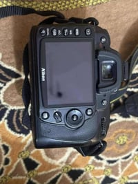 نيكون D90 • زوم أصلي • شنطة وشاحن