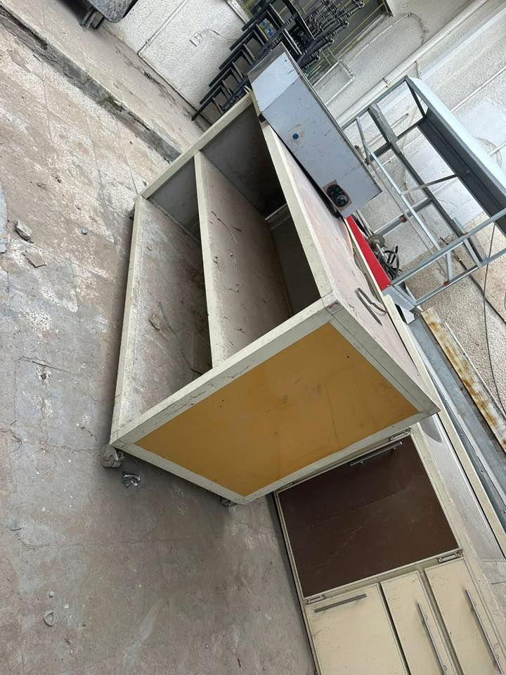 سلام عليكم . 
غراض نضافتهم ٨٠ بالميه شوايه مال كص مشتغله ٧ ايام فقط قلايه مال فنكر وفلافل وبركر ما مشتغله نهائياً تجي تشوف بعينك واي كلام مخالف اني اخسرلك الي تريده عندي هواي غراض كلشي بسعره والغراض متروكات وعليهم تراب بس يحتاجلهم غسل  فقط
مكانهن الشعب 
للأستفسار اكثر الاتصال: 
كلشي بسعره الي تريده تعال شوفه بعينك واقتنع واني اراعيك بالسعر وبخدمتك امانة الله الغراض جدد
مكلف بنشر للتواصل واتساب على الرقم ***********
