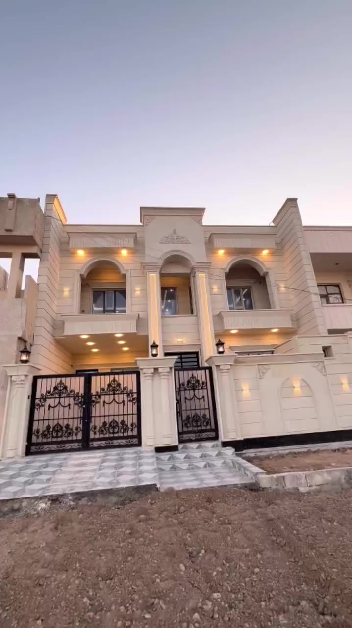 دار للبيع مساحة ٢٠٠ متر مربع
على شارع ٣٠ متر 
طابو ملك صرف و السعر ١٨٢ مليون 
يتكون من ٥ غرف نوم 
***********
