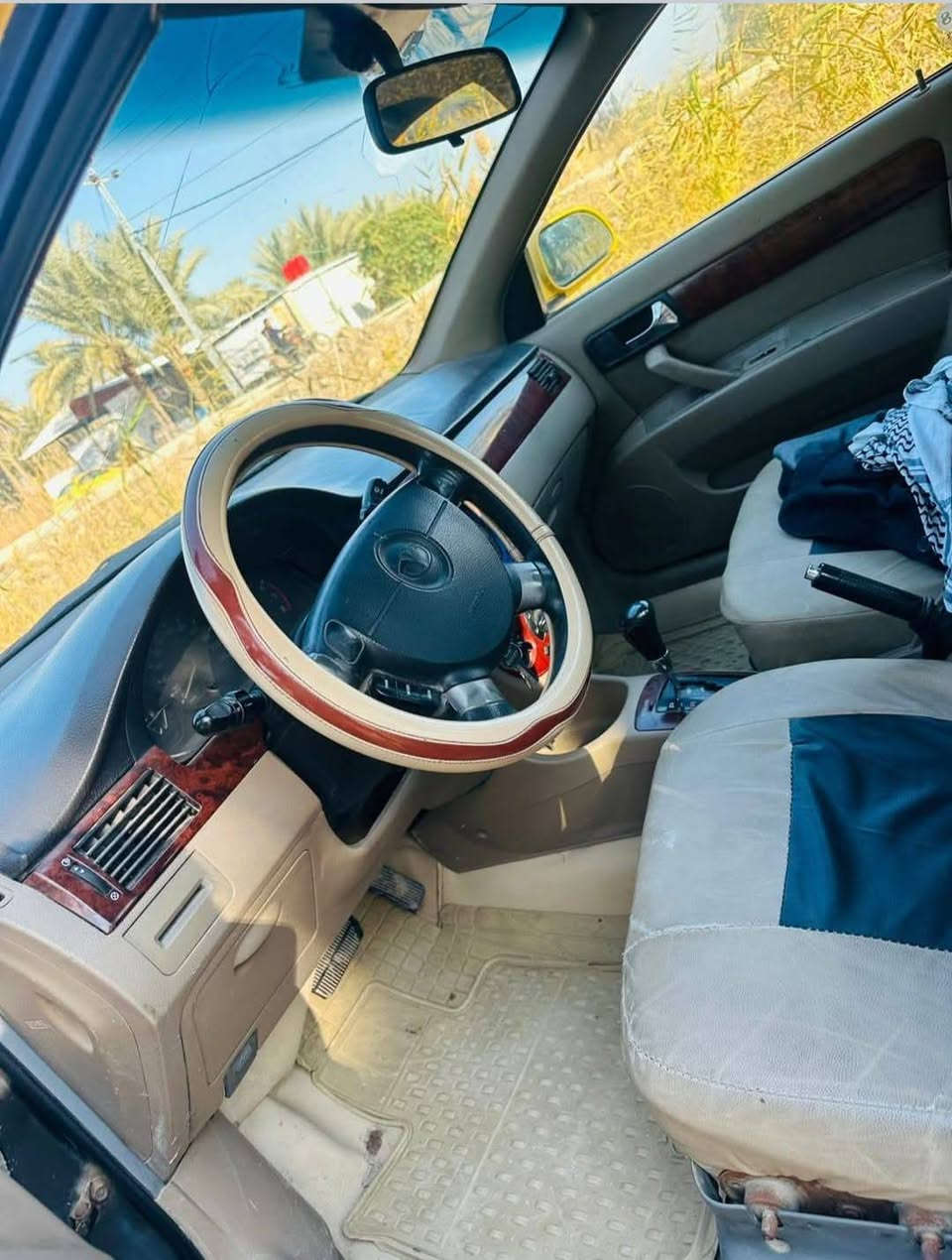 السلام عليكم البيع سياره وبتره.
سياره جديده وحلوه سنويه, 27 
محرك وكبر وحداديه جديدة سياره جاهزه 
مكلف بلنشر 
***********
