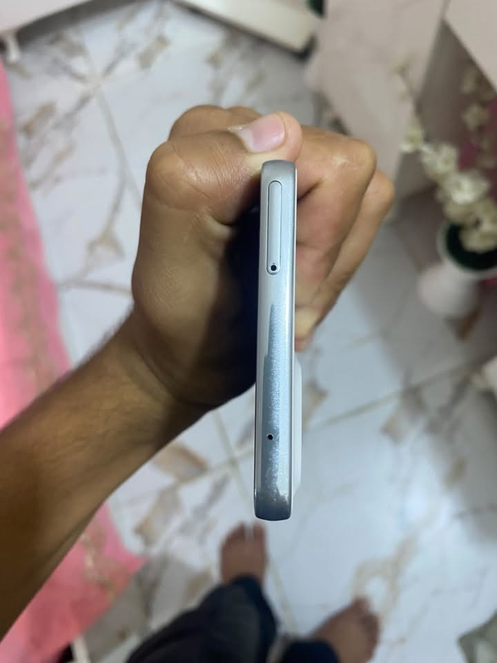 السلام عليكم جهاز كلكسي A73ذاكره256 بطاريه 5000معااج حلو الشاشه 120هيرتز استعمال نضيف جهاز حلو يدعم ٦٠فريم بوبجي رقمي*********** السعر ٢٥٠وبي مجال للشراي
