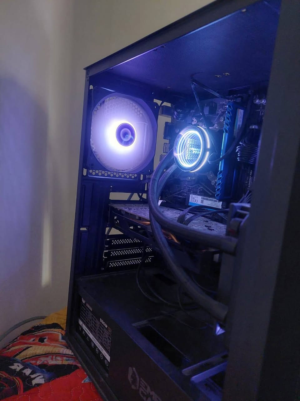 حاسبه للبيع 
رام 16 كيكا 
هارد 1 تيرا m.2 
كرت Rx 580 8Gb 
معالج r5 2600
بغداد - الثعالبه 
***********
