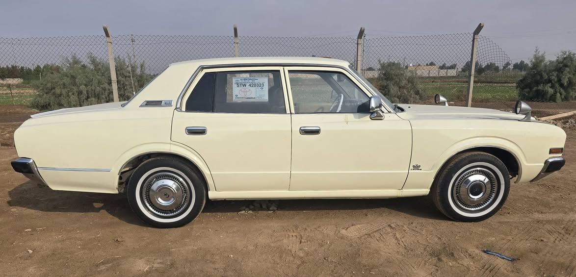 يالله السلام عليكم
اكراون موديل ٧٩ مكينه ابلاد اربعه سلندر كير ابلاد طرح مو تعليك اكسن حداديه
تخم تاير دواخل جديده رقم نينواء انكليزي مشروع وطني السعر ٥٥ وبيه مجال  بصيط العنوان العماره للستفسار الاتصال ***********
