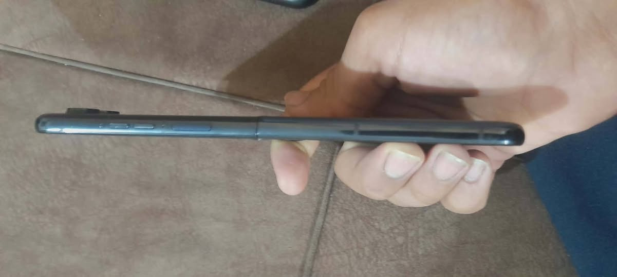motorola razr+ 2025للبيع
ذاكره 256
جهاز نضيف كلش ينقصهه بس سوفت وير حته تشتغل الشاشه الخارجيه مالته سعره 400وبي مجال اتصال ***********
