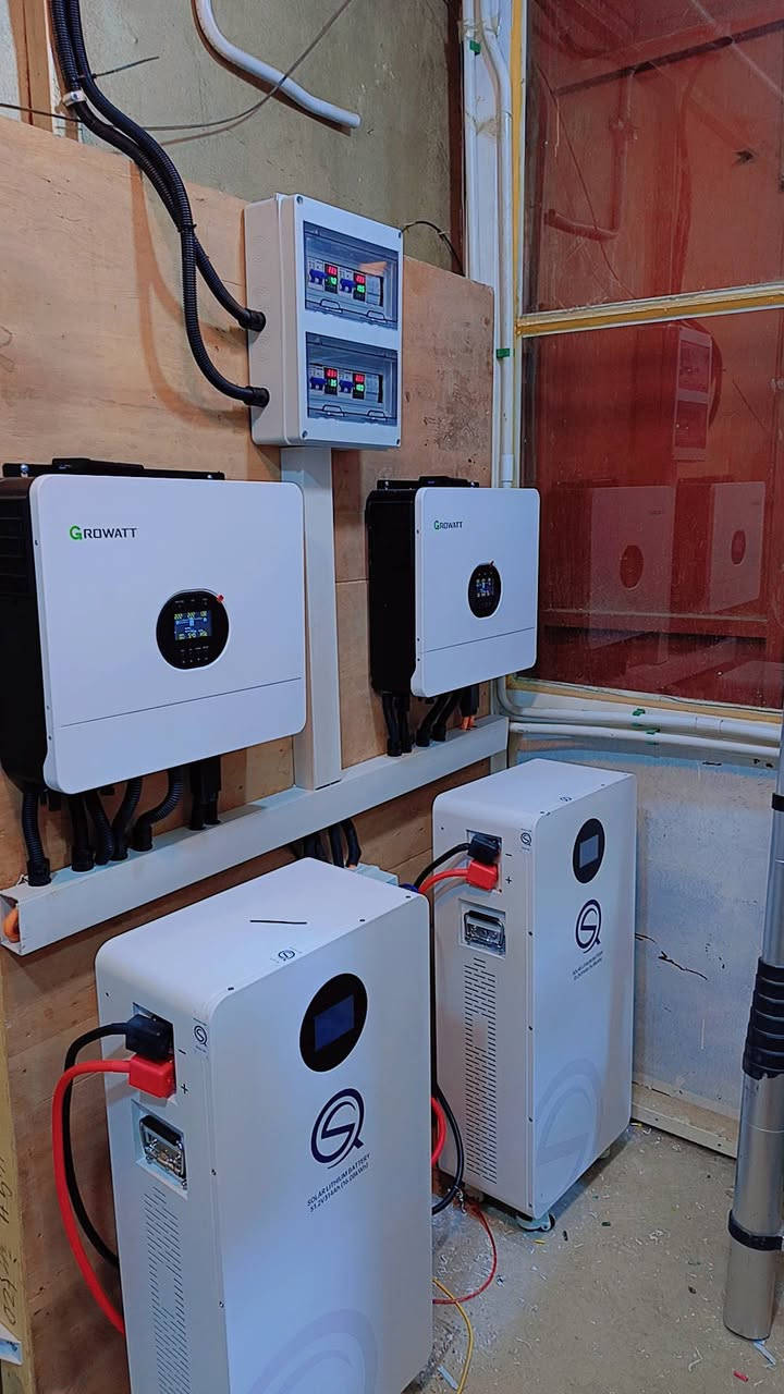 ✅ تم بحمد الله تعالى تنصيب منظومة طاقة شمسية متكاملة (بدون ألواح)
📍 في منطقة الشعب 
🔒 ضمان 5 سنوات
⏳ عمر افتراضي أكثر من 10 سنوات
➕ قابلة لإضافة الألواح الشمسية مستقبلاً بكل سهولة
🔧 مكونات المنظومة:
⚡ إنفيرتر Growatt الأصلي
🔋 بطارية ليثيوم QS عالية الكفاءة
🛡️ بورد  ATSحماية عالي المواصفات
مجهز بأفضل القواطع لضمان أعلى درجات الأمان
📞 للاستفسار والتواصل معنا على الخاص أو واتساب
✨ جودة مضمونة • عمل احترافي • ثقة ✨
*********** / ***********
