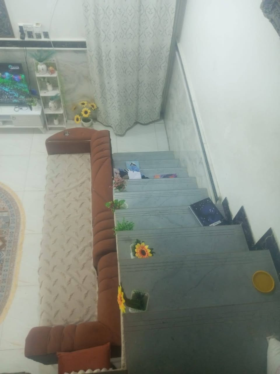 بيت للبيع رقم
مساحته ١٠٠م طولاني طابق واحد
بيت جديد ونظيف بناء حديث
للاستفسار الاتصال ع الرقم ***********
