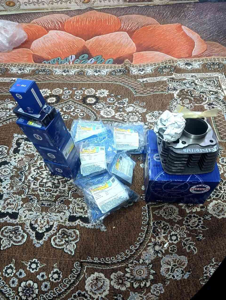 غراض تكتك تي في اس جددمامستخدمات الايبر الوردي بنزات عدد 3عنبارعدد3ابلك عدد2فلترعدد1تجفيتةكاملةبوش وبستم ورنكات واشر بارد واشر حار للبيع العنوان العمارة التصال على الرقم ***********
