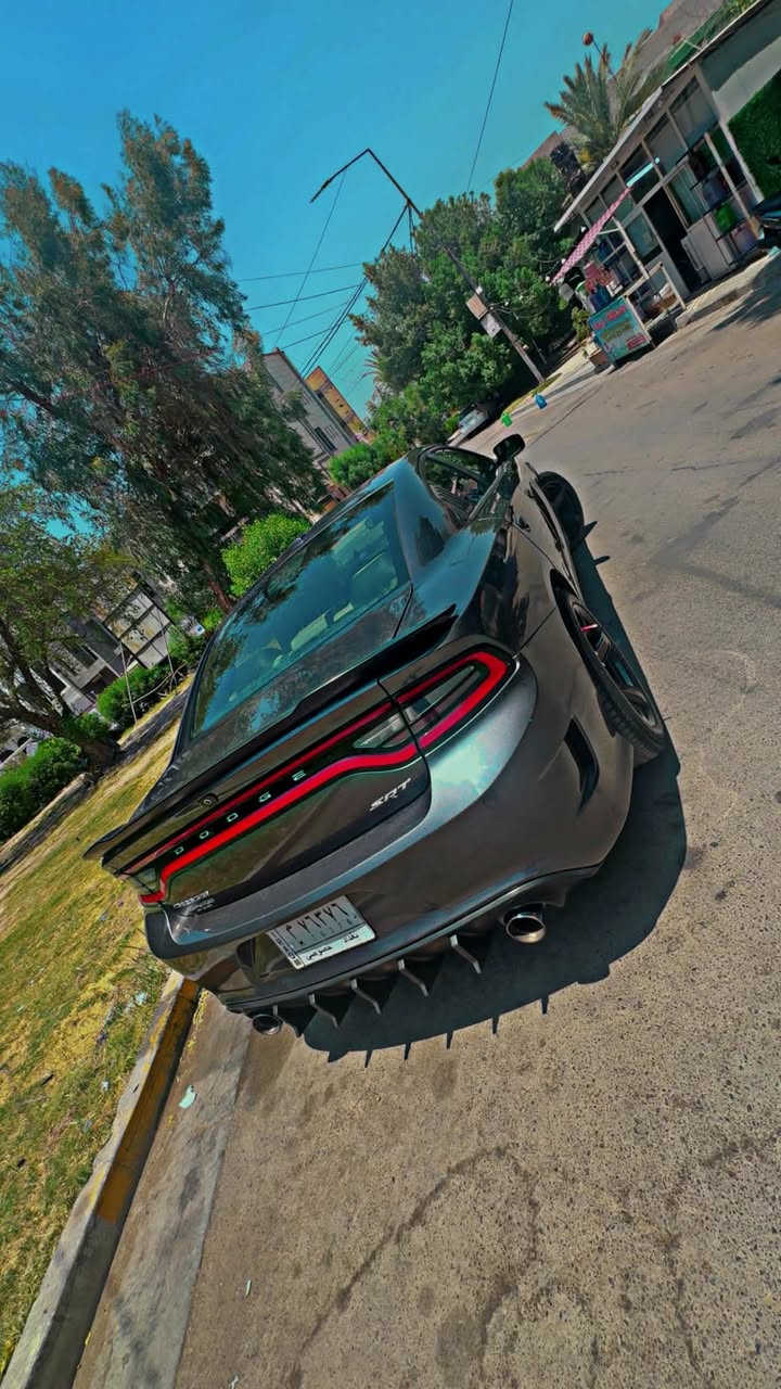 دودج جارجر للبيع
موديل 2015
مواصفات SXT 
6 سلندر 3600
السياره صبغ حزام
و بيها كص تكمه
دعاميات SRT
زرع عدسات متغيرة الالوان و لايت زينون
ويل نجمه حجم 20 خسفه قوية
رقم السياره بغداد
سعر 137 و بيها مجال
عنوان بغداد وزيرية
للتواصل على الرقم ***********
