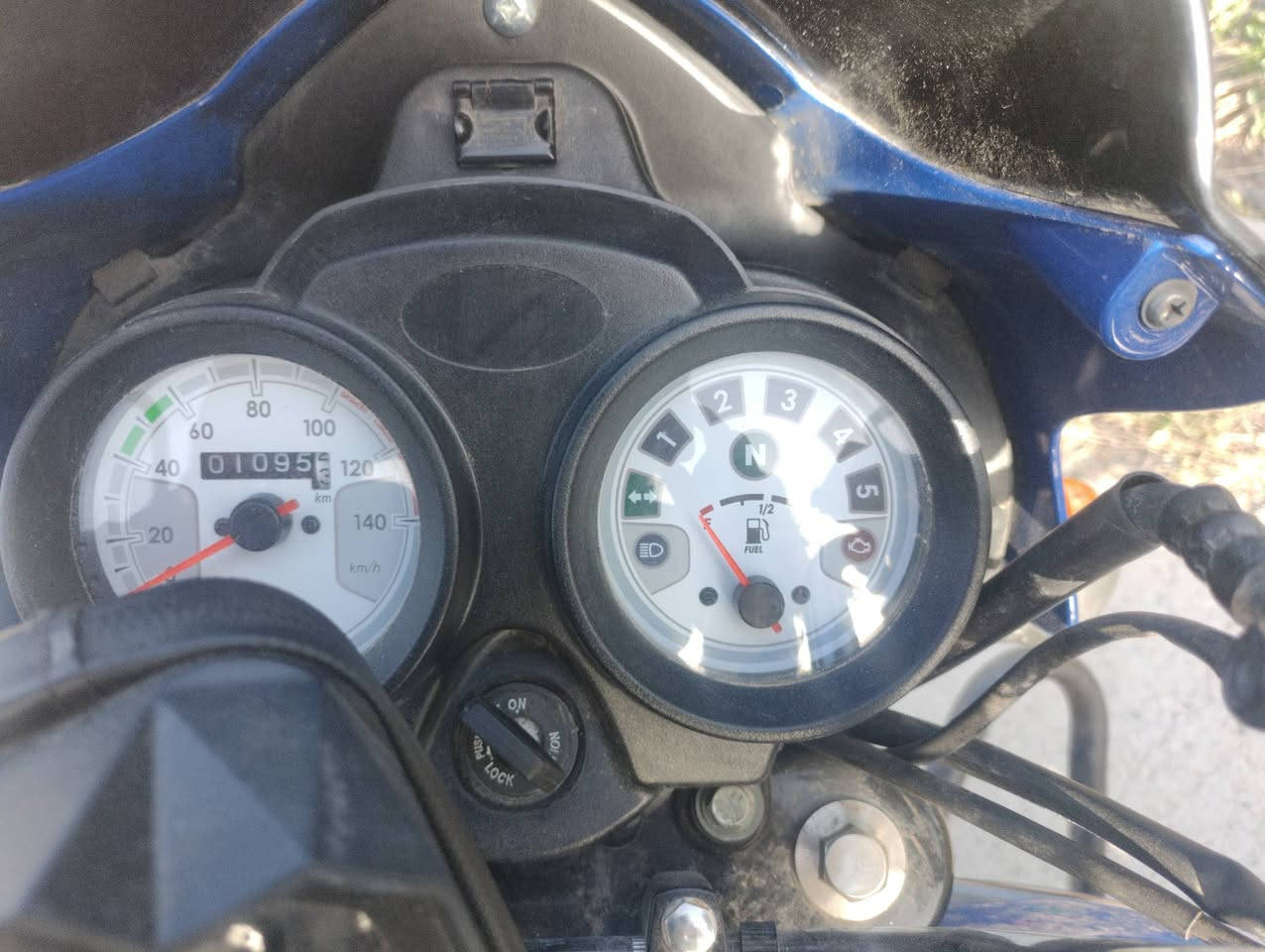 تراجة TVS جديدة 
ماشية الف 
مرقمة بغداد 
ما بيهة اي ملاحضة وكالة
السعر 3 مليون
المكان بغداد بوب الشام


**إذا كنت صاحب هذا الإعلان وتريد حذفه لأي سبب، رجاءا أرسل رسالة إلى الدعم الفني**