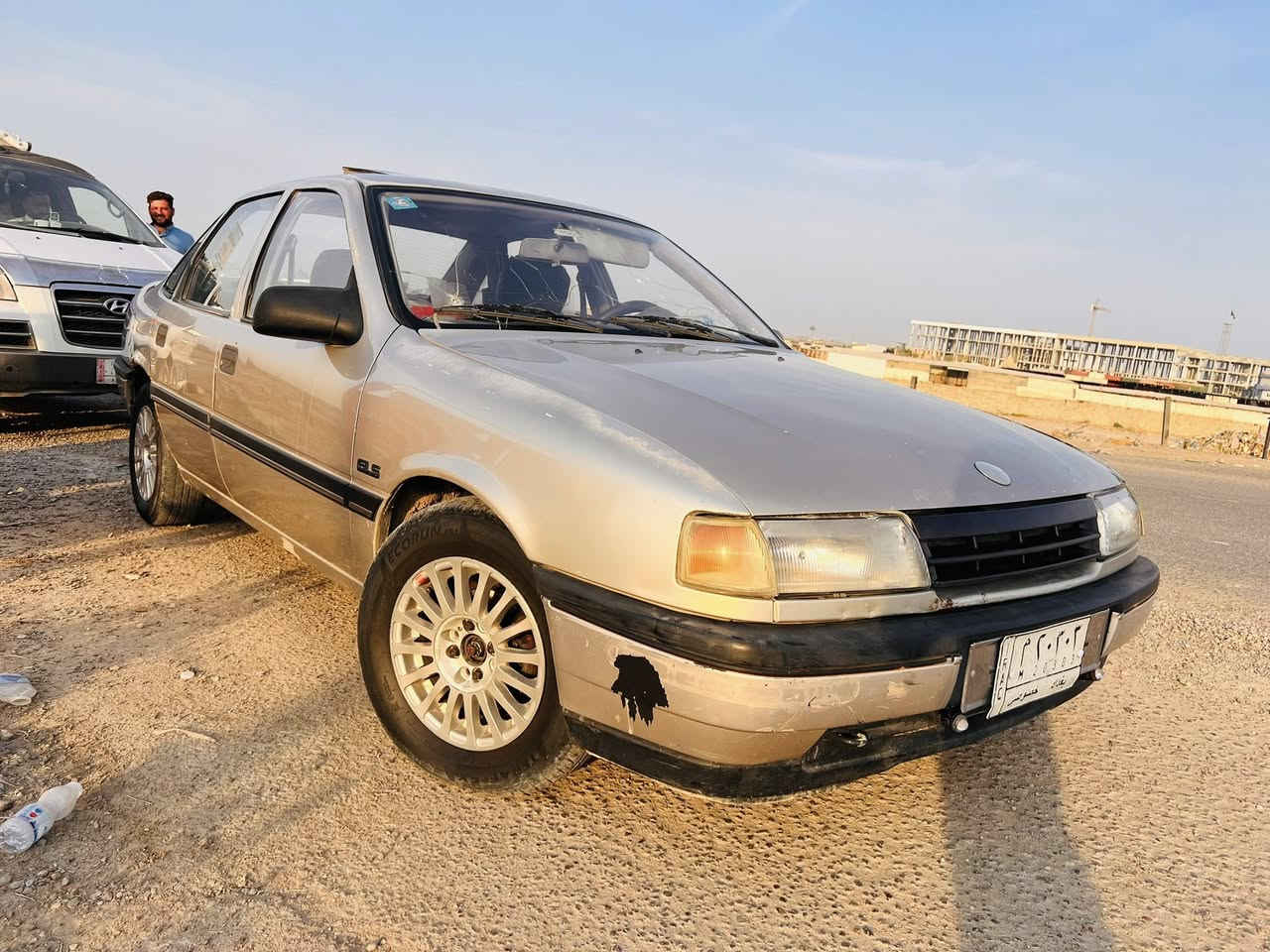 السلام عليكم   اوبل فكترا للبيع موديل ٩٢ محرك ١٦٠٠ i  سياره كلها ع وضع البلاد  السياره بيها بدايه خياس بل هلالات مال جاملغ السياره رقم بغداد ب اسمي رقم مميز 
السياره بيها جراد لان السياره بلاديه ما مصبوغه 
تخم تاير مكفوله من كلشي  تأخذ بيها تراي لوين يعجبك 
السياره فتحه 
السعر ٤٠ وبيها مجال 
رقمي  ***********
***********
