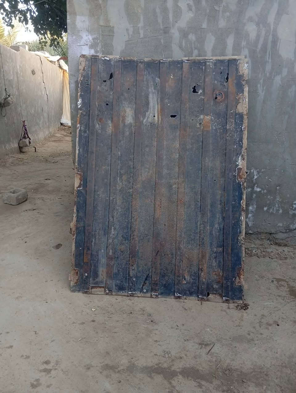 حصيرة 2007 واصفاح كاملة 2007 
للبيع150 مكاني مشخاب ***********
