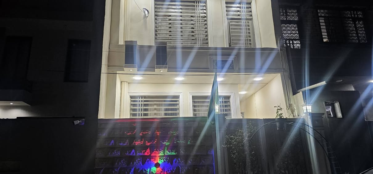 بيت مساحته ١١٥ طابو زراعي طابقين خلف محطة حمورابي بته باالتقسيم الثاني والمنطقة مجاري وتبليط بناء حديث يحتوي على ٣ ثلاث غرف نوم وسقوف جبسن بورد ومخزن باالسطح الخارجي كامل مابيه اي نقص السعر ١٤٠ وبيه مجال للأستفسار الاتصال
***********--***********
