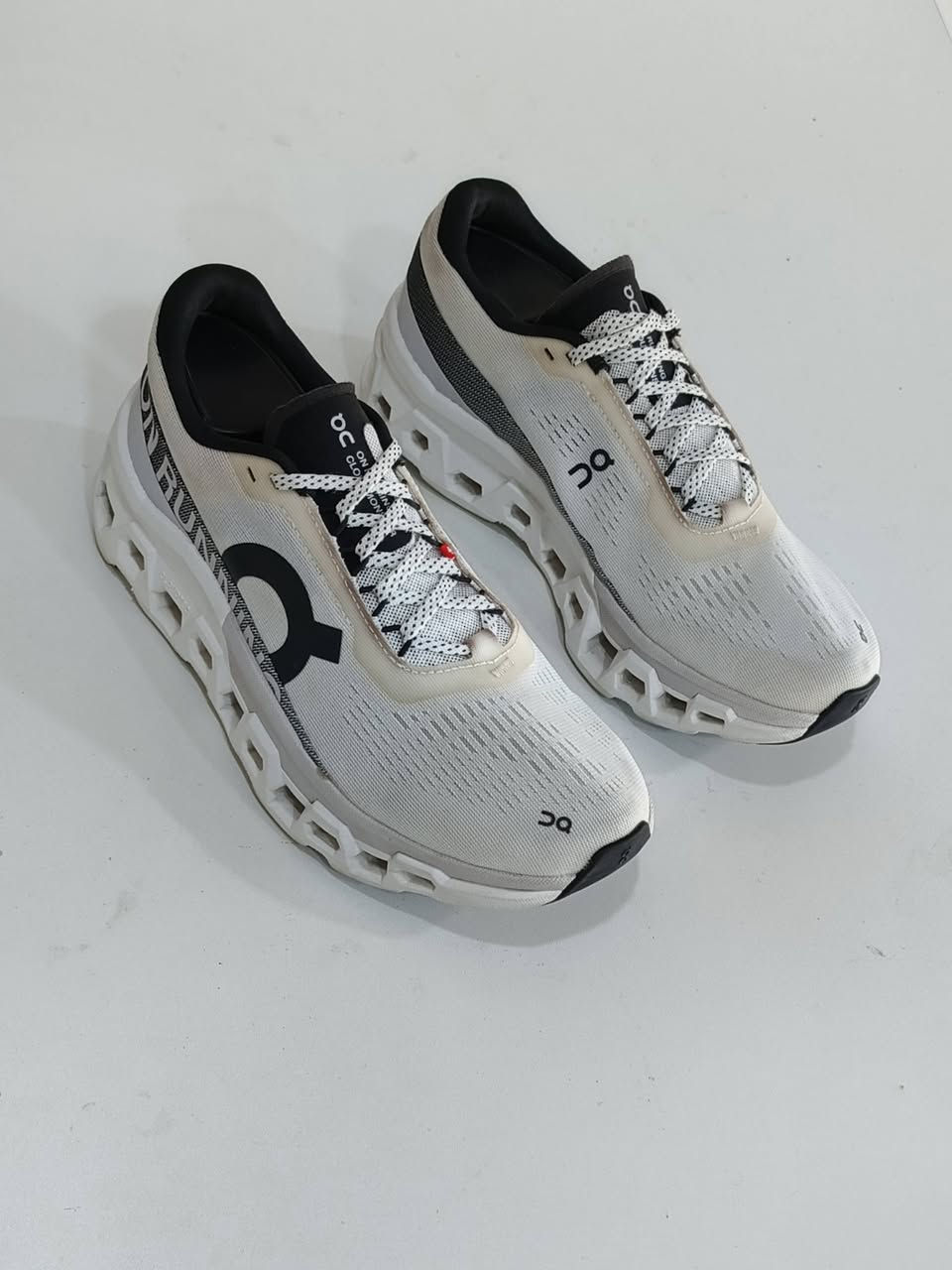 On Cloud موديل حديث
قياس 40--25.5 cm
اصلي اورجنال طبي وزن خفيف
***********☎☎
توصيل كافة محافظات العراق 🚗
