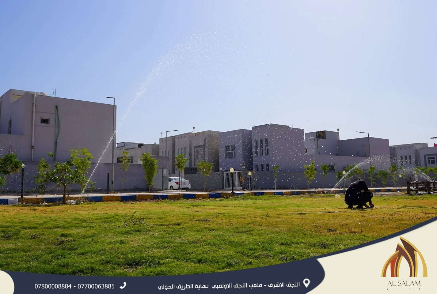 بيت جاهز للسكن، موقع هادئ وآمن، مناسب للعائلة، يتميز بمساحة جيدة وتقسيم عملي يوفّر الراحة والخصوصية.

المواصفات:

تشطيب مرتب وجاهز

تهوية ممتازة وإضاءة طبيعية

قريب من المدرسة الحكومية

قريب من الملعب الخماسي

قريب من الخدمات الأساسية

مميزات المجمع:

حراسة (سكيورتي) على مدار الساعة

كاميرات مراقبة

سياج أمان للمدينة

السعر:

مقدّم + 70 مليون قرض مصرفي بدون كفيل

قابل للتفاوض للجادين فقط

البيع مباشر من المالك،

البيت متاح للمعاينة في أي وقت.

📞 ***********
