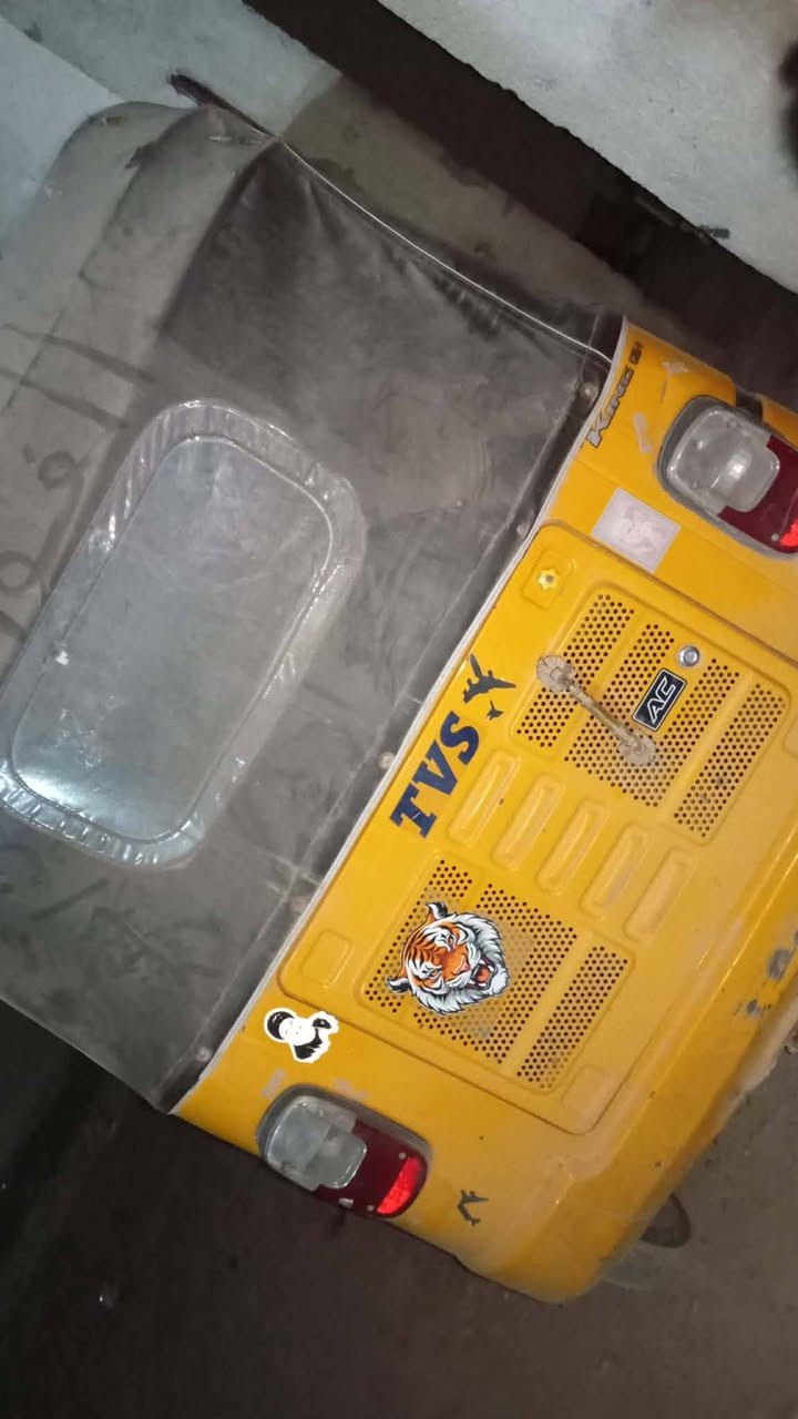 تكتك تي في اس مديل 20 أوراق محتركه كفلك صرقه وعشاير وقانون تكتك نضيفه وكدام عينك كبل  الشارع رايده 2250بغداد الشعله ***********
