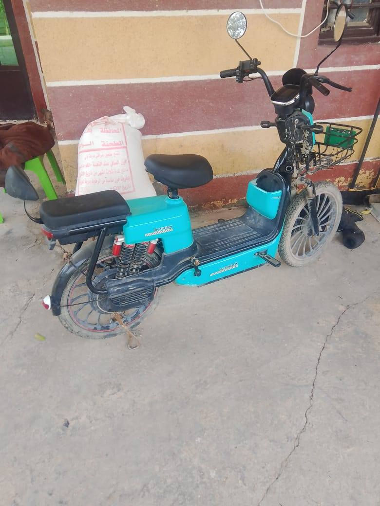 دراجه شحن نوعية الريان  موديل عشرين نظيفه خللها فقط كهربائيات سعرها 450 وبيها مجال عنوانه بغداد اليوسفيه للاستفسار الاتصال بالرقم ***********
