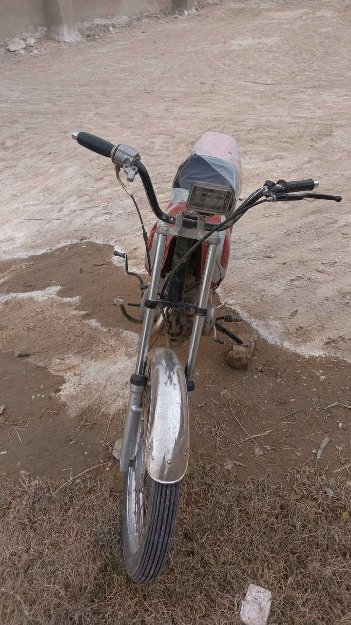 ارشه للبيع كفاله عامه محرك خير من الله نكره هندر واحد  غراض كله جديده وياله تايرات كابريته شرط ماتخسر عليه لو ربع. سعر 225 وبيه مجال
كلك كلك مكفوله سرقه 
شراي تشلع عيوني لاتنطي سعر من يمك سوك بيه شكال مكاني صدر الدغاره 
 
*********** وبيه واتساب
