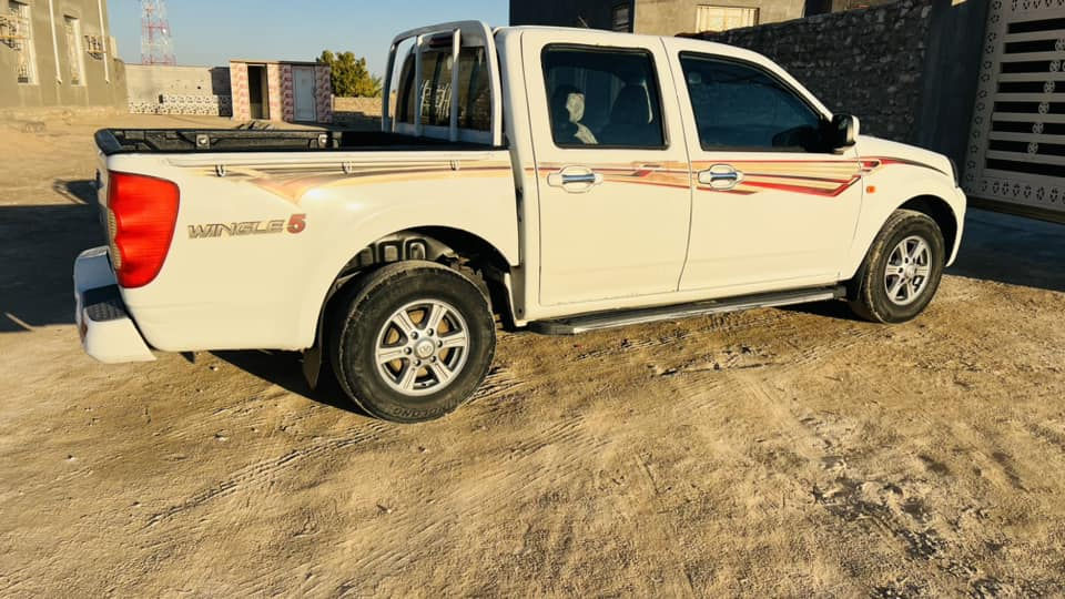 السلام عليكم 

كريت ويل موديل 2020. رقم قادسية انكليزي. جديد وسنويه جديده   مداور ثاني يوم.   السياره. (مكلوبه. )ومصلحه 

جاهزه من كلشي. محرك كير. اكسن شاصي شرط الفحص 
السعر 95 بيه مجال بصيط.  مكان السياره السماوه 
استفسار اكثر  اتصل على الرقم وتدلل 
‭0783 469 9951
