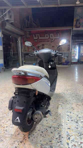 سلام عليم 
بيز بغبغاغ للبيع 
مكينه ما مفتوحته
الدراجه خير من الله كلشي منقاصه كهرباىيات كله شغال السعر ٨٠٠وبيه مجال 
***********
