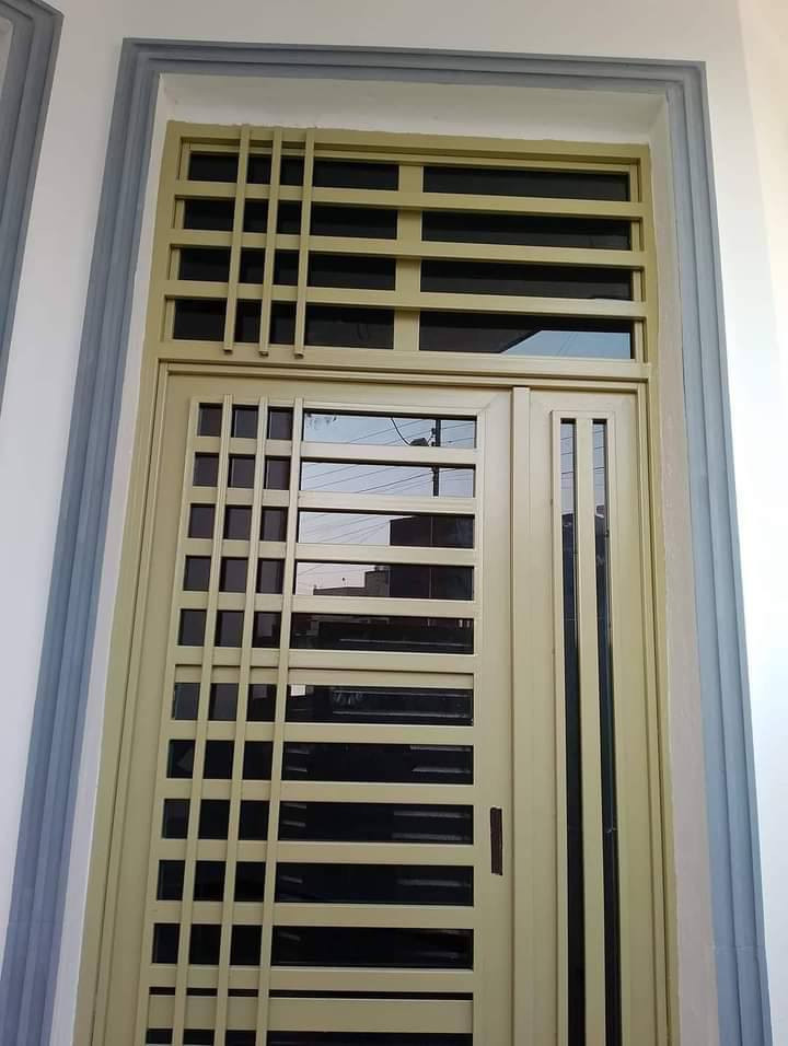 السلام عليكم أنواع الزجاج والمرايا
الشبابيك والأبواب  #بسعر الجملة  مع تنضيف وصبغ الشبابيك كافة مناطق بغداد #وتساب أو اتصل ***********
