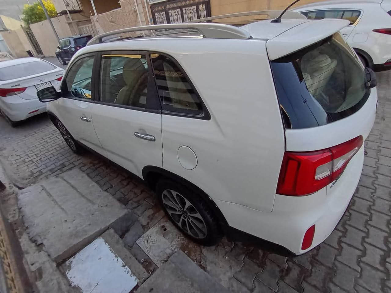 سورنتو ٢٠١٣ خليجي فول مواصفات
محرك كير كفالة v6 3600 
بانوراما
٧ راكب 
ويل ١٩ كروم
تحكم ستيرن جهتن
منضومة تبريد جديده تبريد قطعتين 
شاشة جبيره
كشنات جلد بيجي 
سنوية لسنه ٢٠٢٨

السياره مچفية وبيها قطع صبغ وتبديل ابيع حزام كامل 
بدون شواصي بدون لغود 

السعر ١٢٨$
مكاني البصره 
***********
