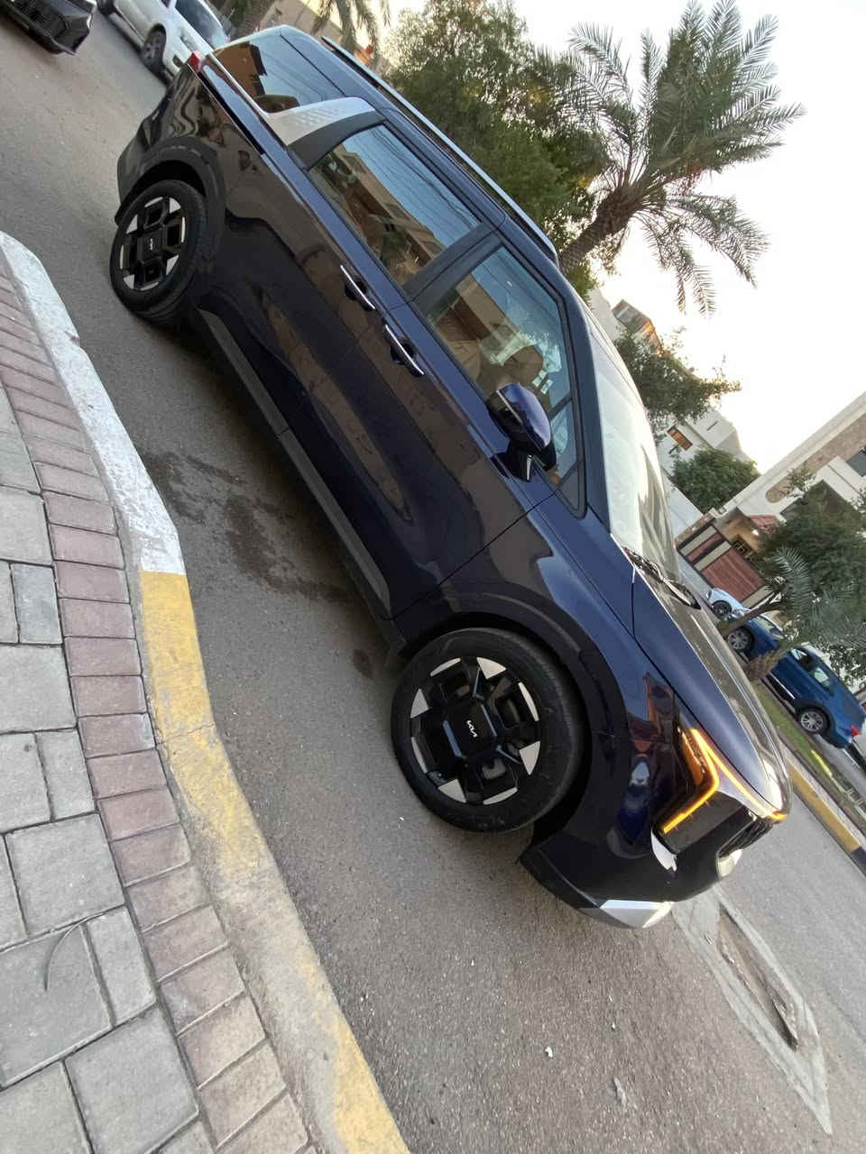 كيا كرنفال موديل ٢٠٢٥ وارد امريكي دخول جديد مرقم بغداد  فول مواصفات ما عده الفتحه ٨راكب جاهزه السياره اي نقص مابيها حادثها جانبي صبغ ٣قطع ماشيه ٢٩ ألف ٦سلندر  السعر٢٧٥٠٠$ وبيها مجال موجود بغداد شارع فلسطين للأستفسار *********** لون السياره نيلي
