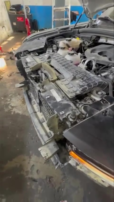 Jeep Wl hybrid 2024

مشكلة هاي السيارة
راديتر التبريد صاير بي فتحة يمكن حصوة او شي ثاقبتة

تم تبديل قطعة جديدة اصلية

وشحن غاز 1234yf بالجهاز بالوزن المقرر من الشركة المصنعة

صح مو شغل تبريد ولا وكت تبريد هسة
بس هي جتنة بالشتة شنسوي

مركز المهندس همام
بغداد-سريع مطار المثنى
***********
