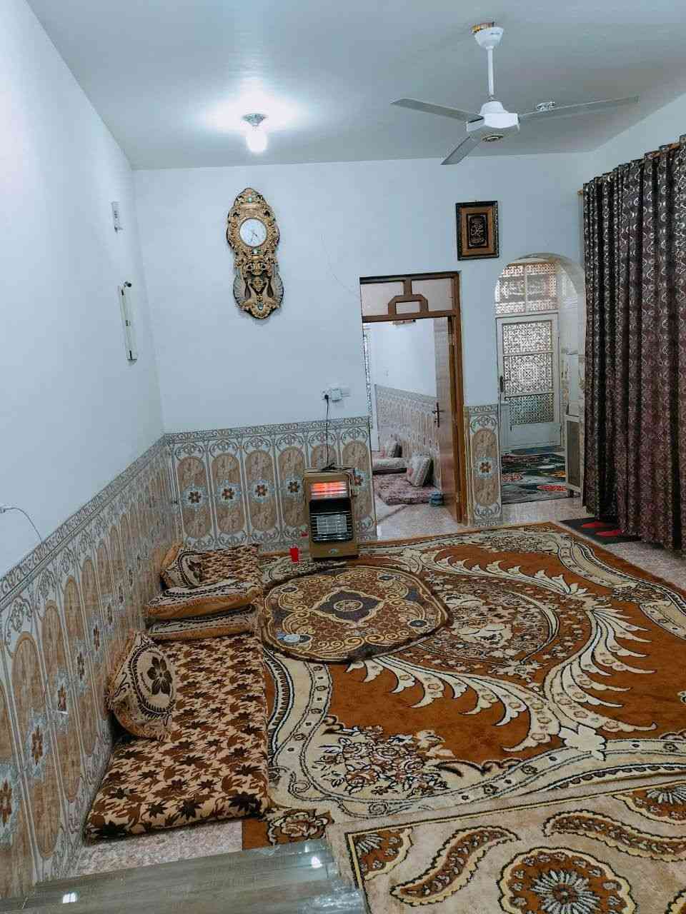 #للايجار
مشتمل 125م طابق واحد قرب مجمع البرديني 
نظيف جدا لعائله صغيره سعر الإيجار 300
للاستفسار الاتصال***********
