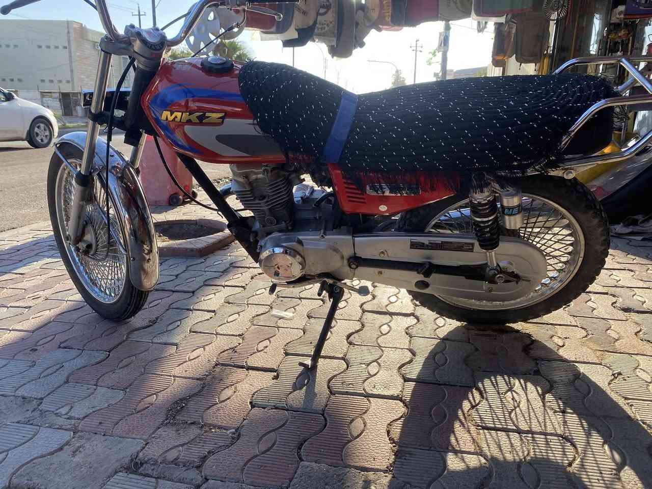 ماطور MKZ للبيع اربع كير إيراني اصل جسمه كله جديد دراجه نضيفه شوف العين إيراني اصل اي نقص مابي سعر ٣٦٠ بي مجال رقم تلفون ***********
