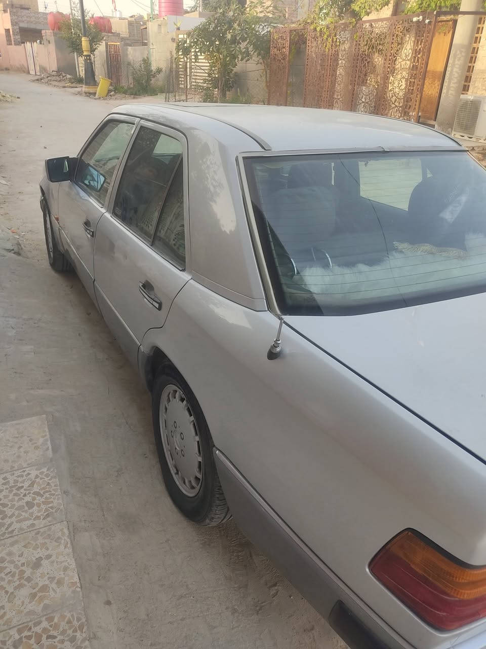 مكلف بنشر هذا رقم صاحب سياره ‏‪0780 063 8151‬‏
