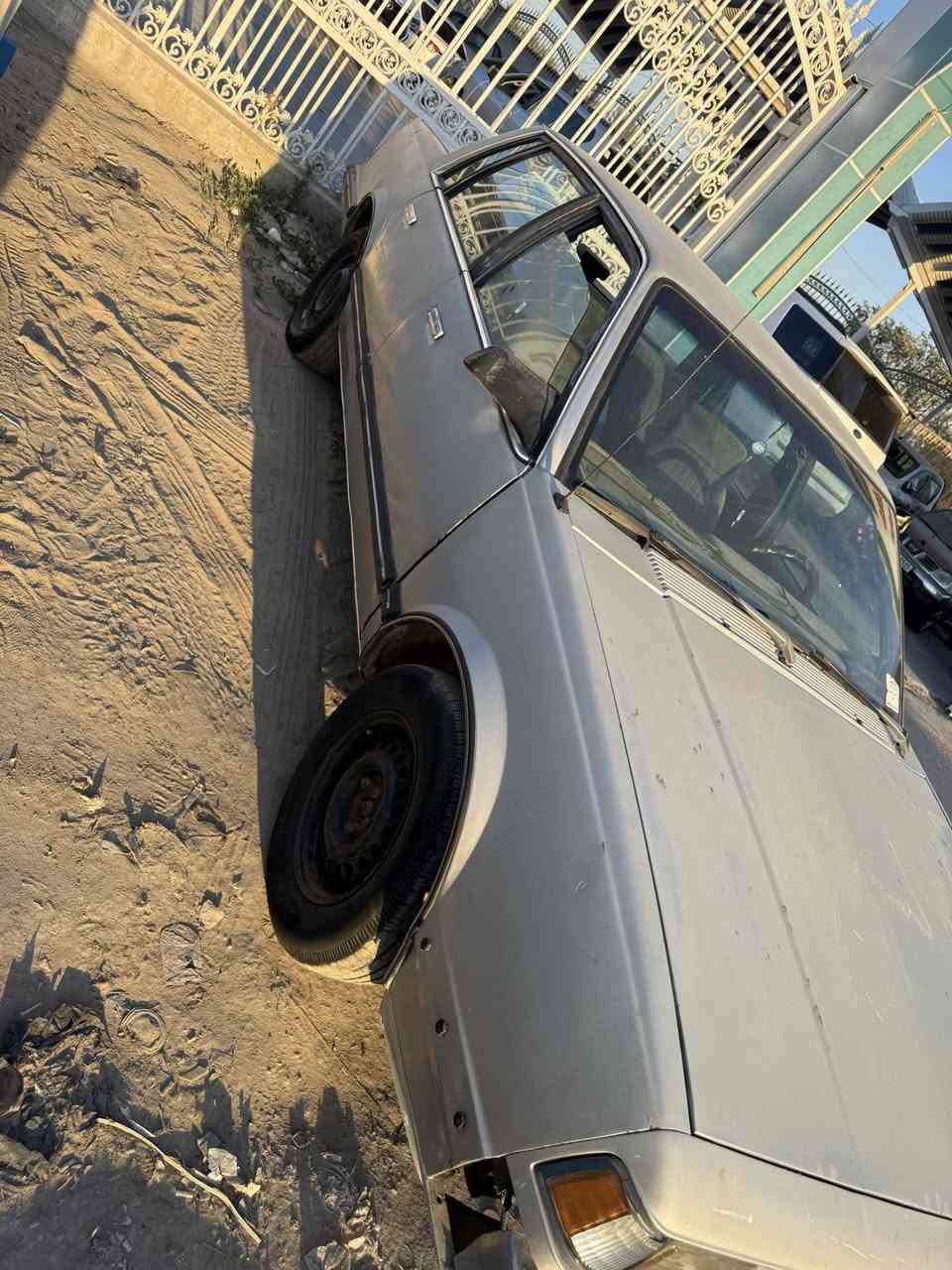 سلبرتي  1989 للبيع رقم بغداد صدامي 
مكينه كهربائيات كير كله شغال باسم شركه 
***********
بابل المسيب
