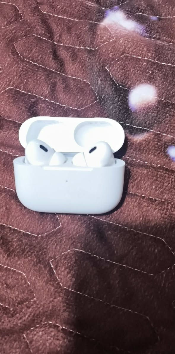 Air Pods Pro
ايربود الاصليه 
سعره 100
مكاني بغداد توصيل موجود 
لي مايعرف يكدر يبحث عليه  ***********
ايربود الاصليه بلكارتون صوت خرافي
