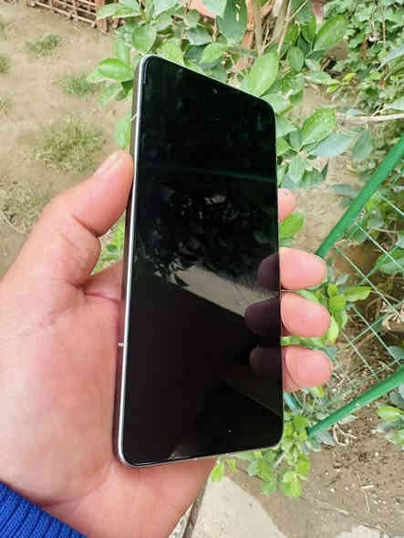 السلام عليكم 
جهاز شاومي T14 برو 
ذاكرة 1 تيرا 
الشحن 129 واط 
يفتح بوبجي 120 فريم 
جهاز فول مواصفات 
تردد الشاشة 144 هيرز 
الجهاز مكفول بس الظهر شوية بي فطر 
كامل ملحقات 
السعر 450 وبي مجال شي بسيط او مراوس ايفون مكاني بغداد الحسينية مال راشدية هذا رقمي ***********
