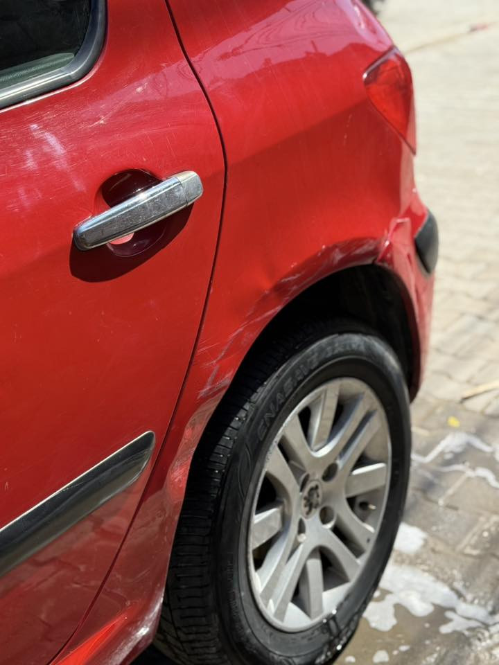 بيجو فرنسي ٣٠٧ موديل ٢٠٠٦  للبيع
التفاصيل  راسلني وادزلك فيديو كامل عليها وعلى تفاصيلها 

***********
