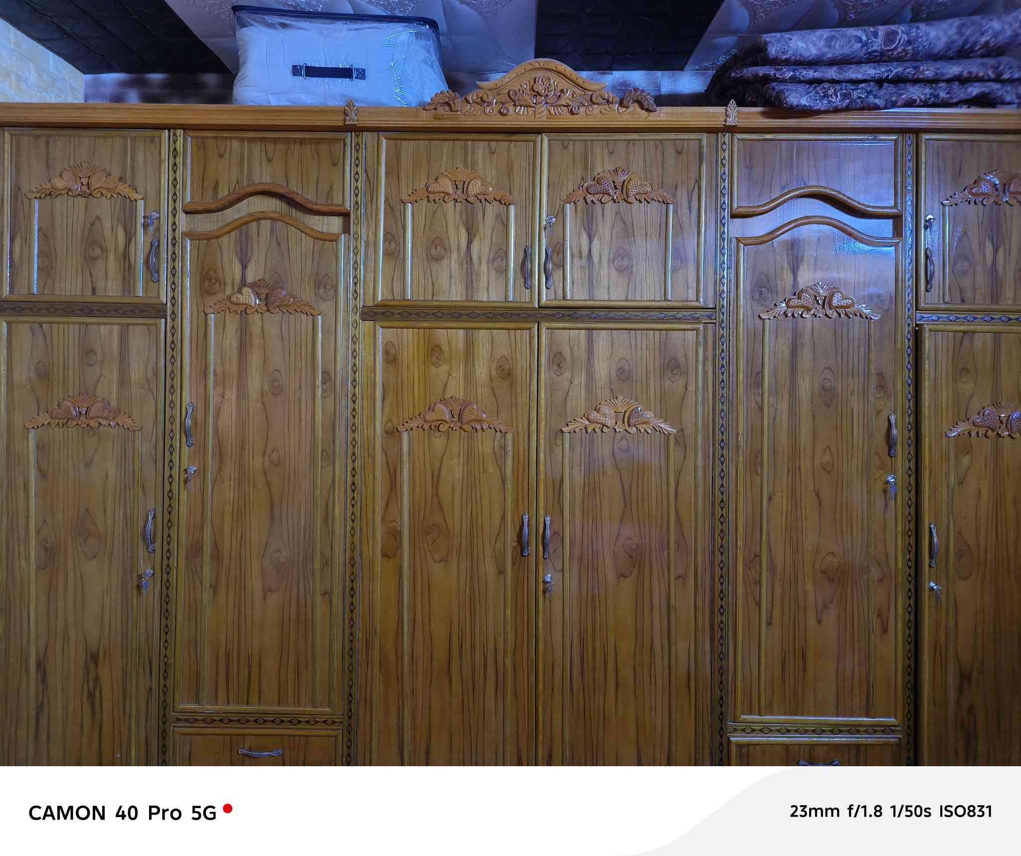 شيش طن جديد للبيع معه غرفت اخشاب تخم اخو الجديد التواصل عل صاحبهن‏‪***********‬‏
