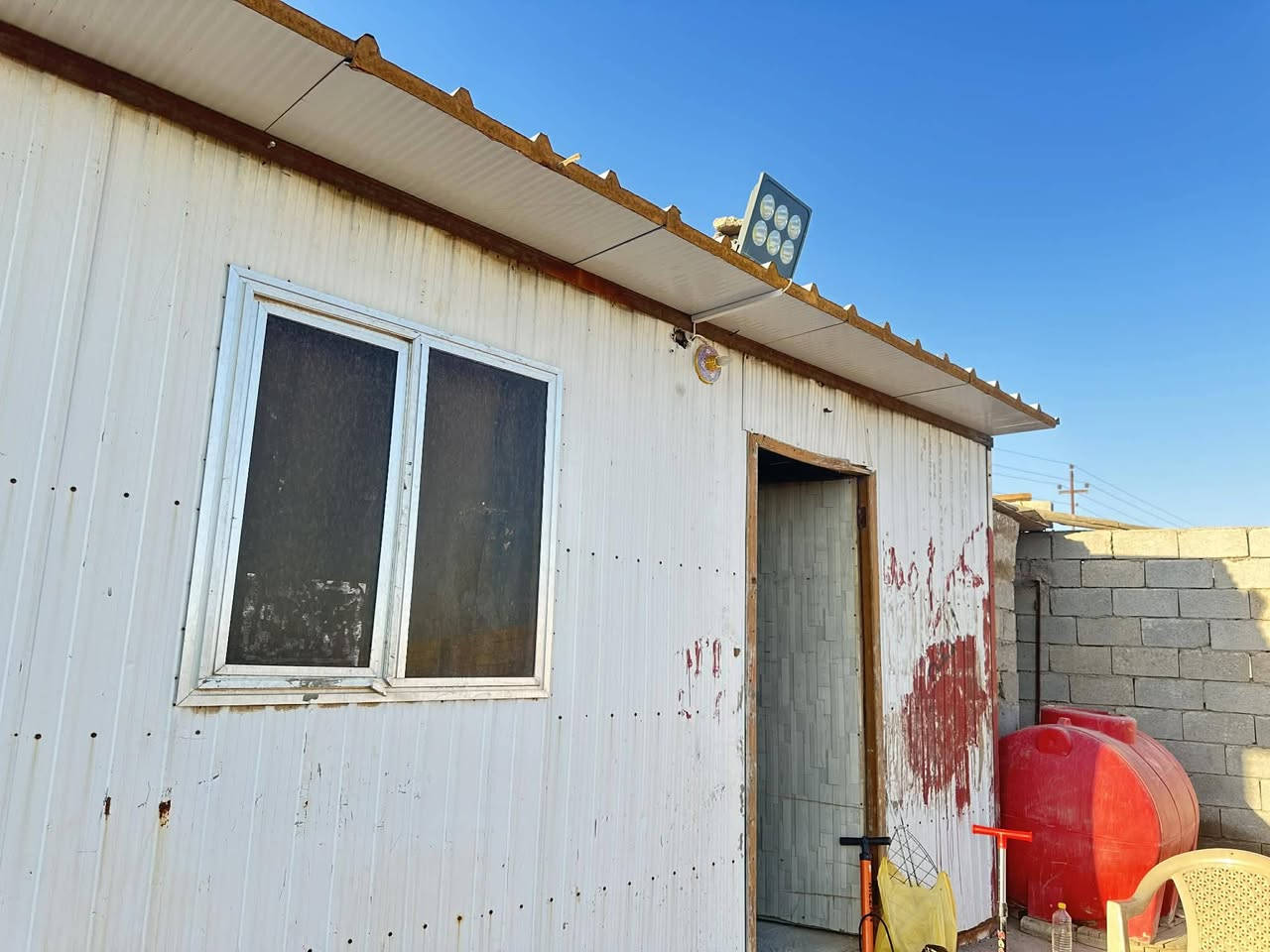 🧿 للبيع 🧿
ارض زراعية مساحه 1400 متر منطقة ارض صالحه الزراعة 
العنوان 🧿 
بداية فرع العيله على اليسار من  تنزل  الشارع قريبه على الشارع مسيجه يوجد فيها كرفان + صحيات وماء وكهرباء  🧿 للاستفسار اولاتصال يتوفر وتساب 
***********
***********
