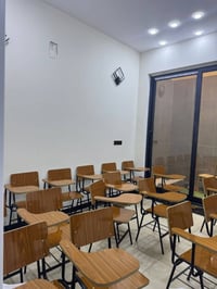 قاعات دراسية للايجار  للاستفسار 07770442959 مكيفة ومؤثثة كاملة من كل ا...