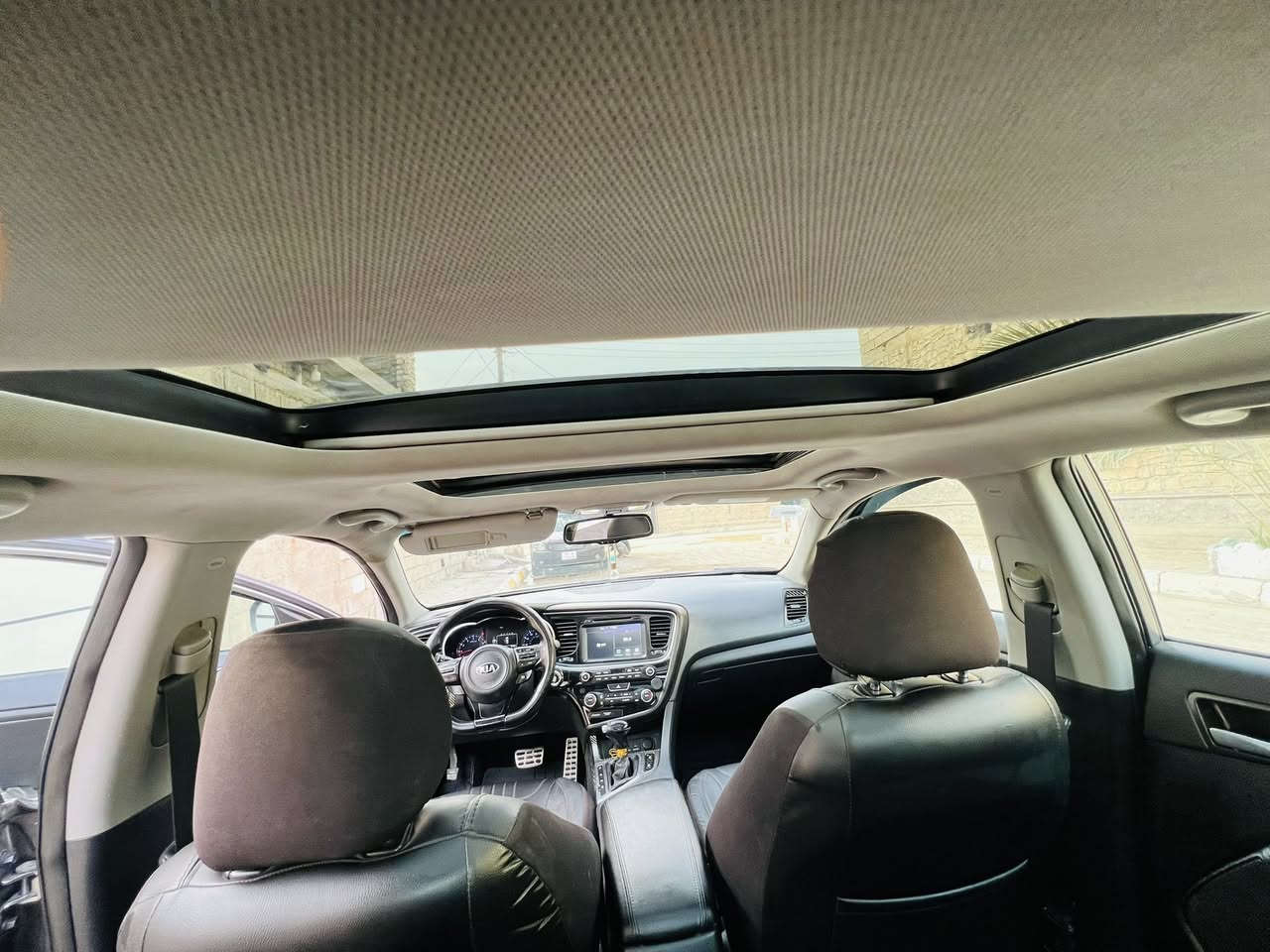 السلام عليكم
كيا اوبتما موديل 2015 امريكي 
سيارة جديده 

مواصفات sx معروفه تجي فول بصمه بنوراما قطعتين تبريد ويل كب 18 رياضي سيارة مال بيت ما مخلي بيها اي نقص زنون بلادي ابيض كهرباء كله شغاله استخدام شخصي 

سيارة ضررها فقط صبغ قطعتين باب سايق وخلفي يعني لا معجون ولا تعديل للجماليه وشبر ب بنيد كرت

ممشاها 96 الف حقيقي رقم بغداد دولي جديد مميز رقمين مكرر اخوان سيارة للبيع 120 بيها مجال 

م/ *********** / رمادي
