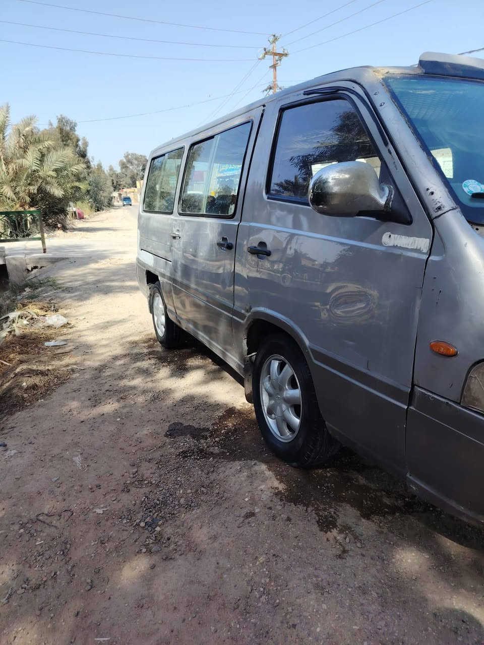 اسلام عليكم 
ستانه موديل  ..  2000  ..
مصفره هيئه وغرامات
مكفوله من الضربه والصبغ 
مكينه جديده 
كير جديد 
حداديه جديده 
برانكيتات نضاف 
السعر 78 وبيها مجال 
مگلف بلنشر 
***********
