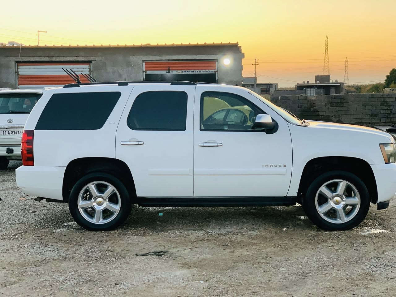 تاهو 2008LTZوارد أمريكي تبديل جاملغ وباب اصلية ودوسه صبغ  سيار فول١/١سياره جديد مابيه ناقص بدون راقم سعر 85نتصال على رقم***********
