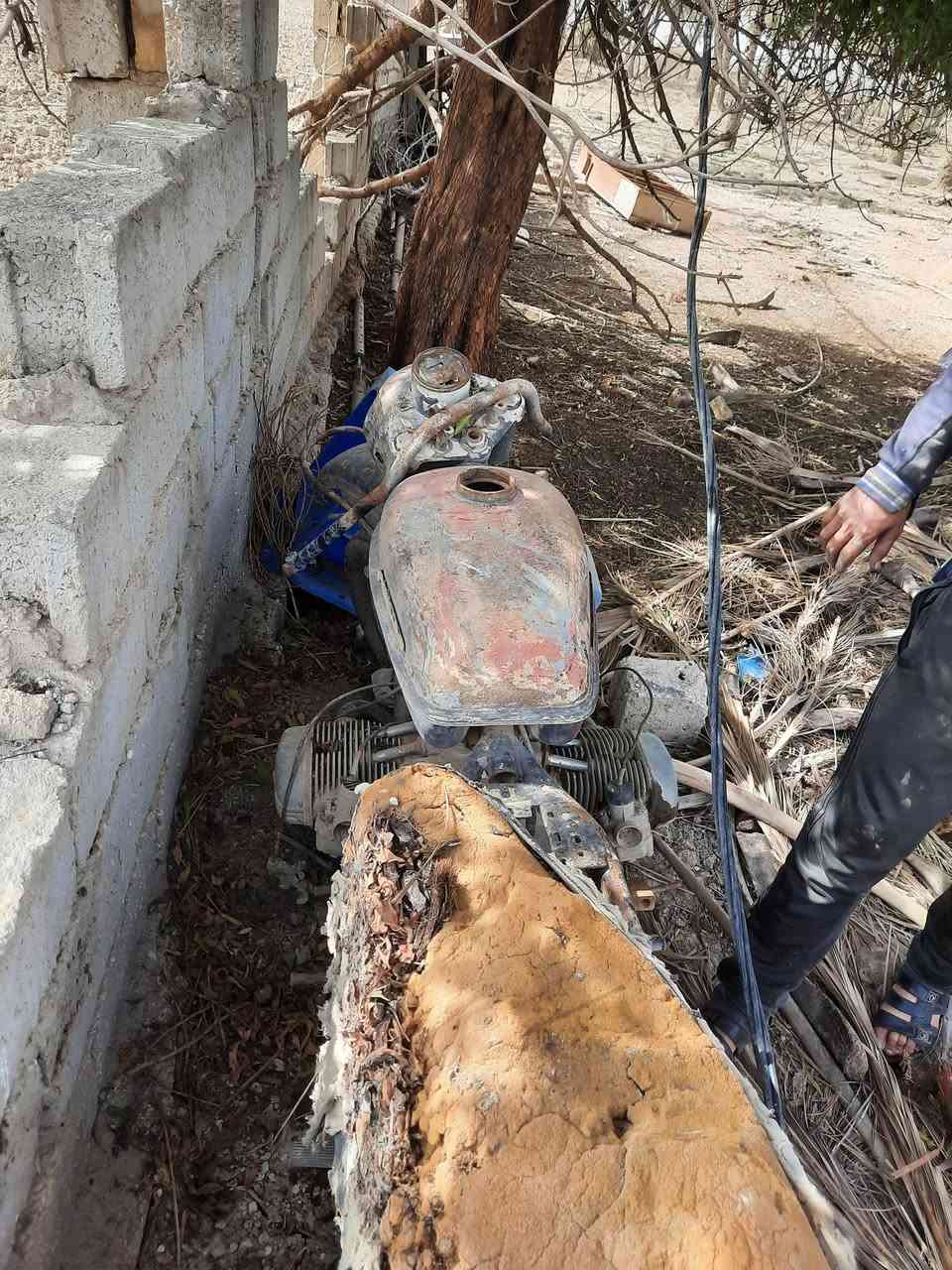 السلام عليكم دراجة إربد روسي القديم أهل الخبرة يعرفوها متروكة من زمان للبيع المكان النجف الحيدرية للاستفسار الإتصال ***********  ***********
