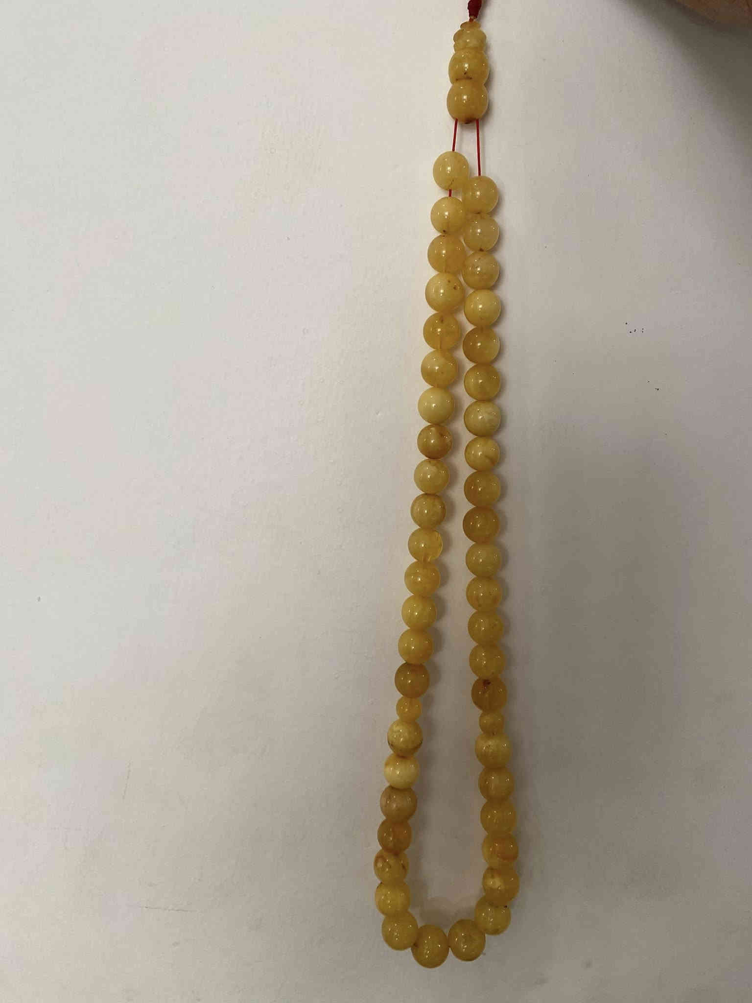 كهرب بولوني ماخذه لون مغلفه سعر غرام 5 الاف عراقي فقط سبحه وزنها 73 غرام شباب منو مهتم للتواصل واتساب على رقم *********** يوجد توصيل جميع محافظات
