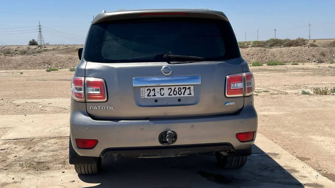 نيسان باترول 2010 se المكينة الكبيرة V8 خليجية أربع كامرات فتحة سقف مري شفط ماشية فوك ال200 بيها ضربة الچاملغ الأيمن 
الحدادية والتبريد فول والتايرات زوج جديد ڤيتنامي رقم سليمانية بيها وكالة 
مكان السيارة البصرة السعر 150 وبيها مجال بسيط للاستفسار ***********
