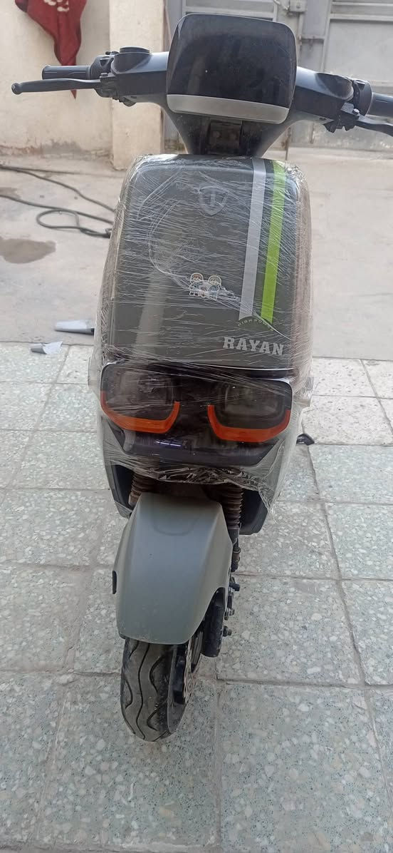 السلام عليكم عندي درجه شحن بيع READY. 2025 بطاريه جديده 6 مكان حي العامل السعر 600 مجال شراي تصل رقم ***********
