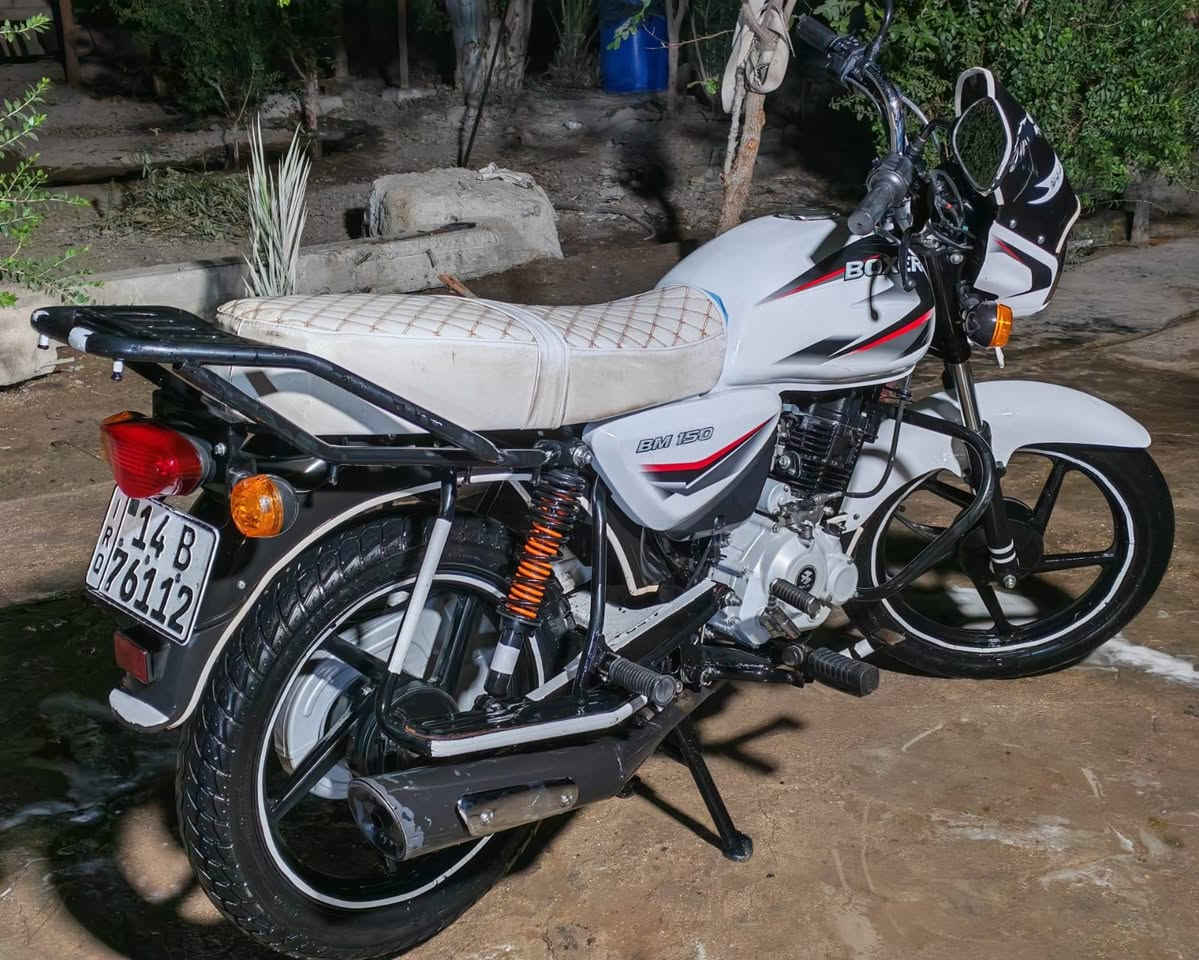 السلام عليكم بوكسر موديل 23مفوله اي نقص مابيها 
نضافه تخبل احله من صور  دراجه كفاله عامه السعر ملونين و900وبيها مجال بصيط شراي حياك الله مو شراي لا تعاملني رجان تواصل رقم فقط ***********
العنوان البصره القرنه قضاء الصادق
