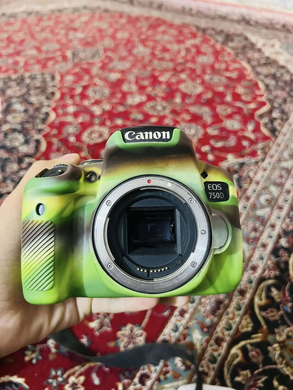 كامرة نظيفة وشغالة 100%
🔹 المواصفات والمرفقات:
 • عدسة 18-135
 • حقيبة ظهر خاصة بالكامرة
 • رام 16GB
 • بطارية
 • شاحنة
 • توصالة نقل الصور

📍 الموقع: الديوانية
🚚 يتوفر توصيل لجميع المحافظات

📞 للاتصال والاستفسار:
***********
